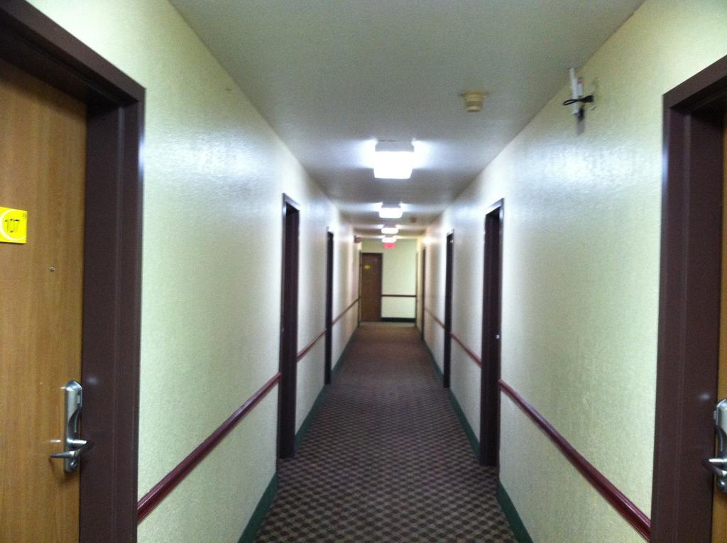Super 8 By Wyndham Sikeston/Miner Area Hotel Exterior photo