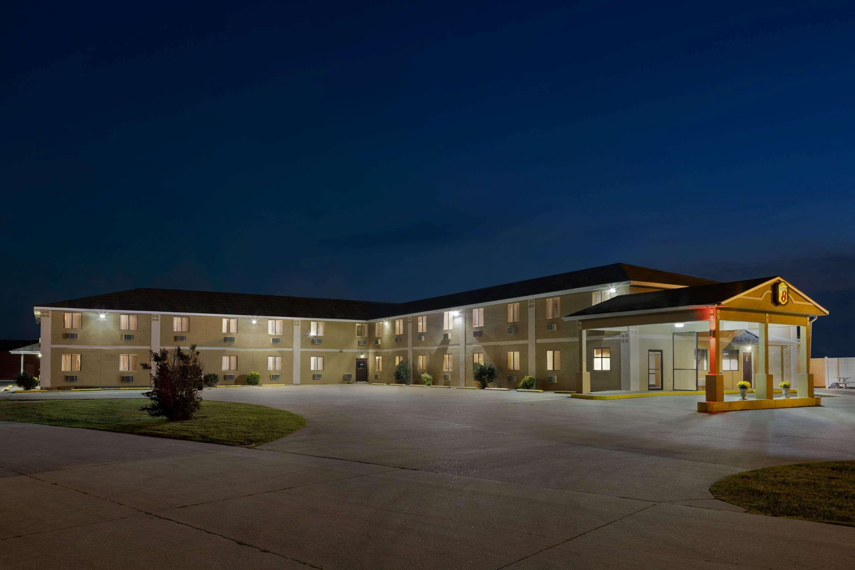 Super 8 By Wyndham Sikeston/Miner Area Hotel Exterior photo
